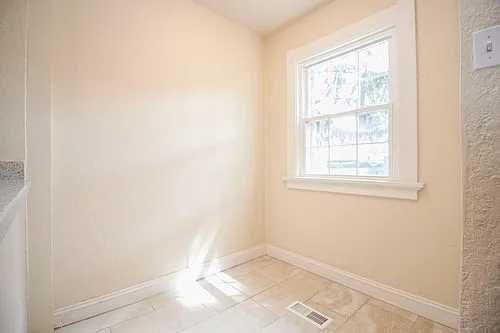 2423 Charlestown Ave — Photo 12