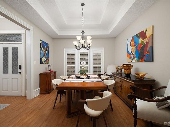 2nd image of 428 Kiwi St