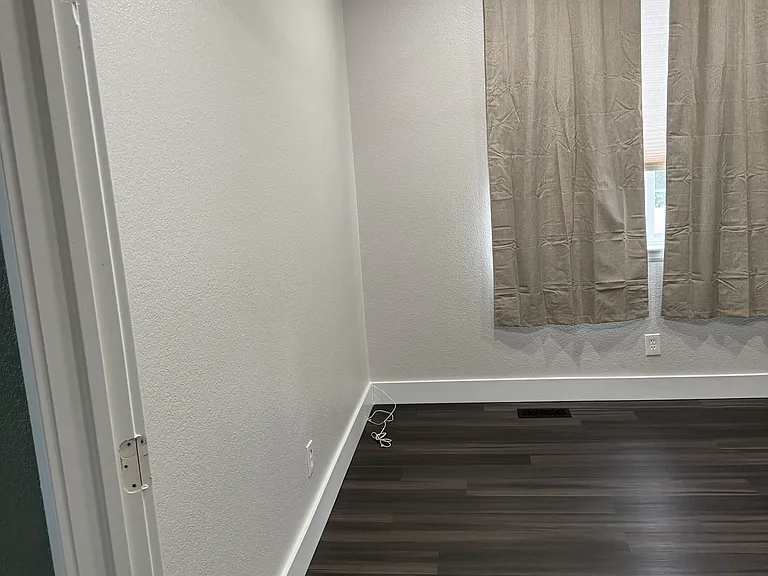 204 Straw Ct — Photo 3