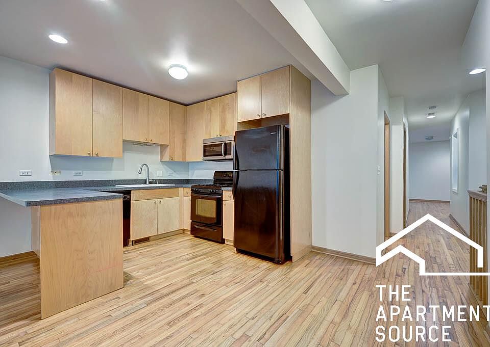 1st image of 1446 N Leavitt St APT 1
