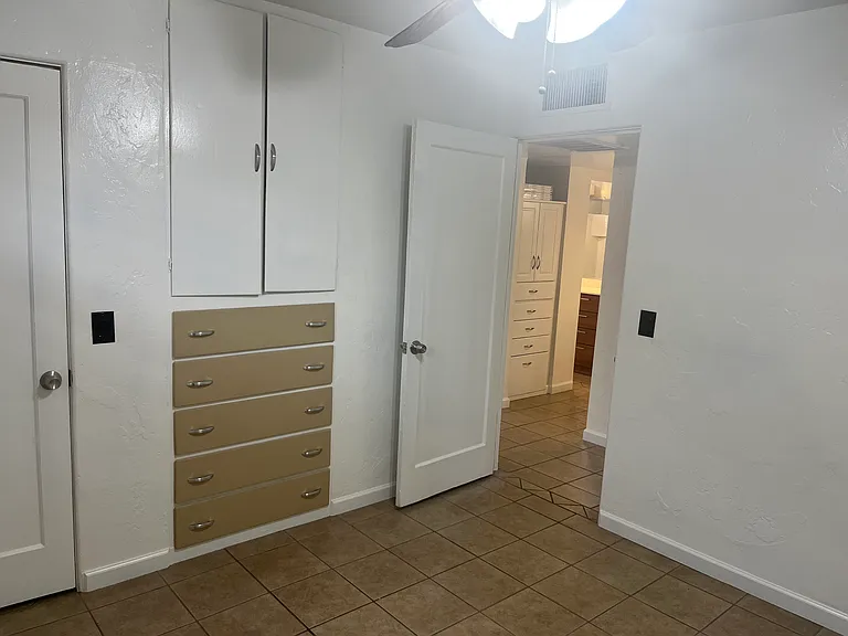 701 Center Ave — Photo 25