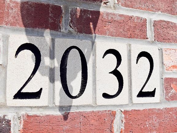 4th image of 2032 Briarbend Ct