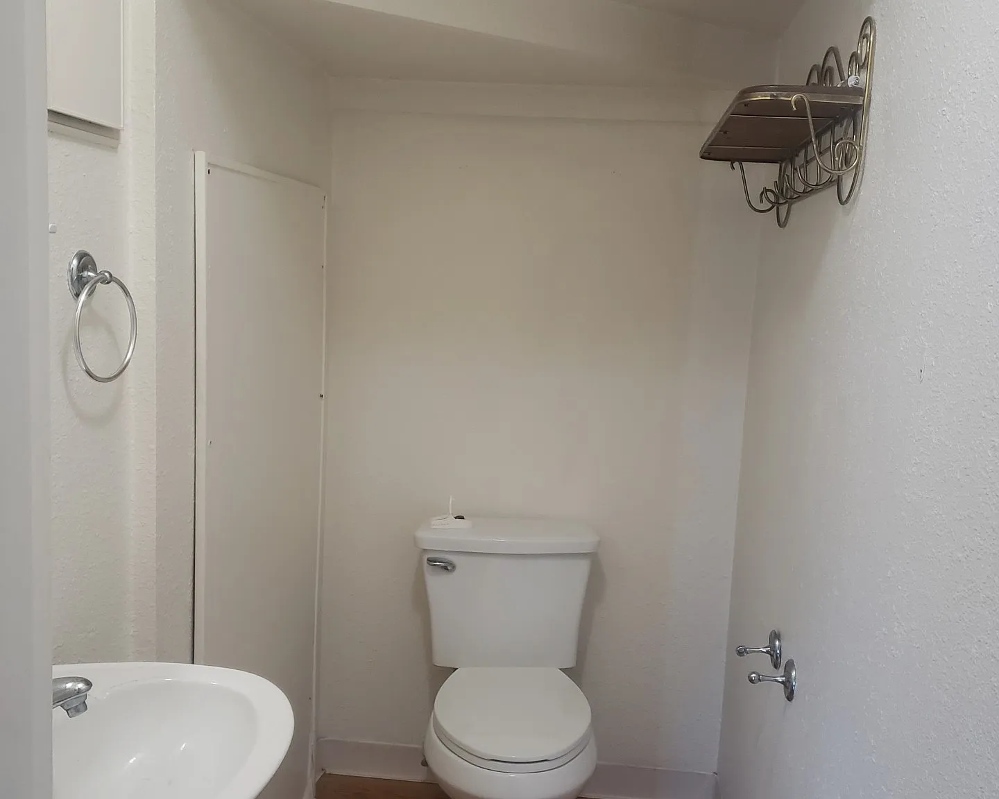 1 bed, 1.5 bath, 700 sqft, $1,350 — Photo 2