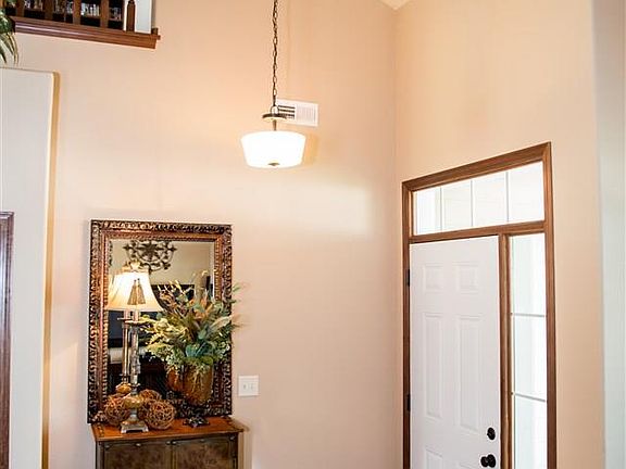 4th image of 207 E 82nd Pl