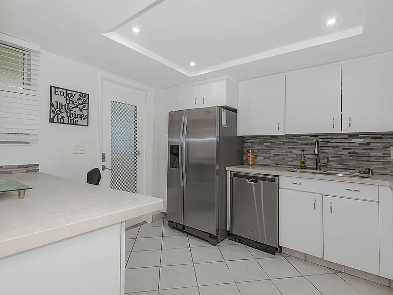 1333 E Hallandale Beach Blvd #101 — Photo 12