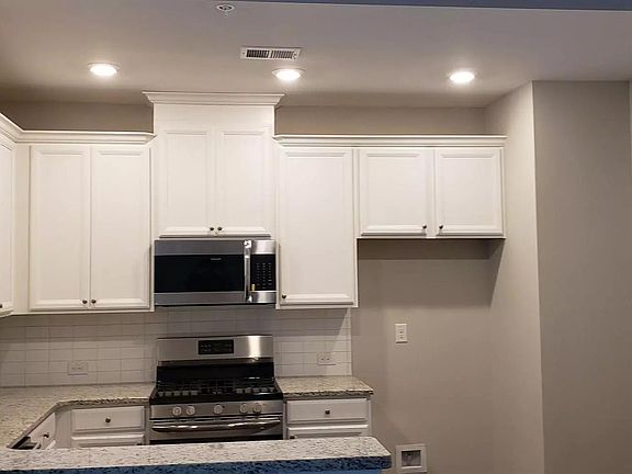 4th image of 521 Coral St