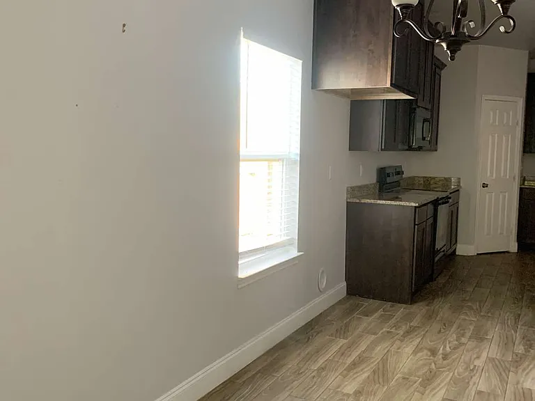 2417 Norway Dr — Photo 5