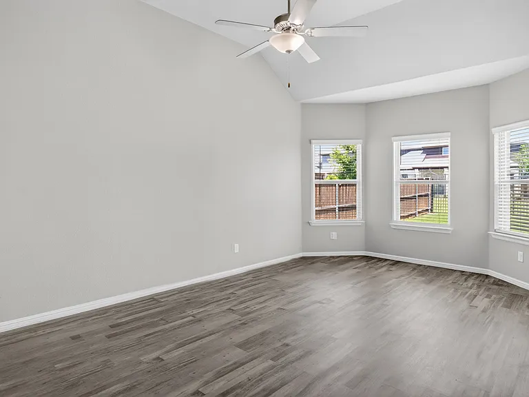 5913 Pensby Dr — Photo 34