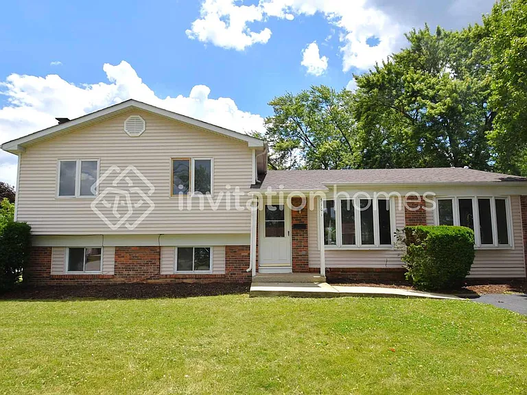 5101 Deerpath Rd — Photo 1