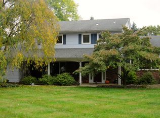 8 Manor Ridge Dr, Princeton Junction, NJ 08550