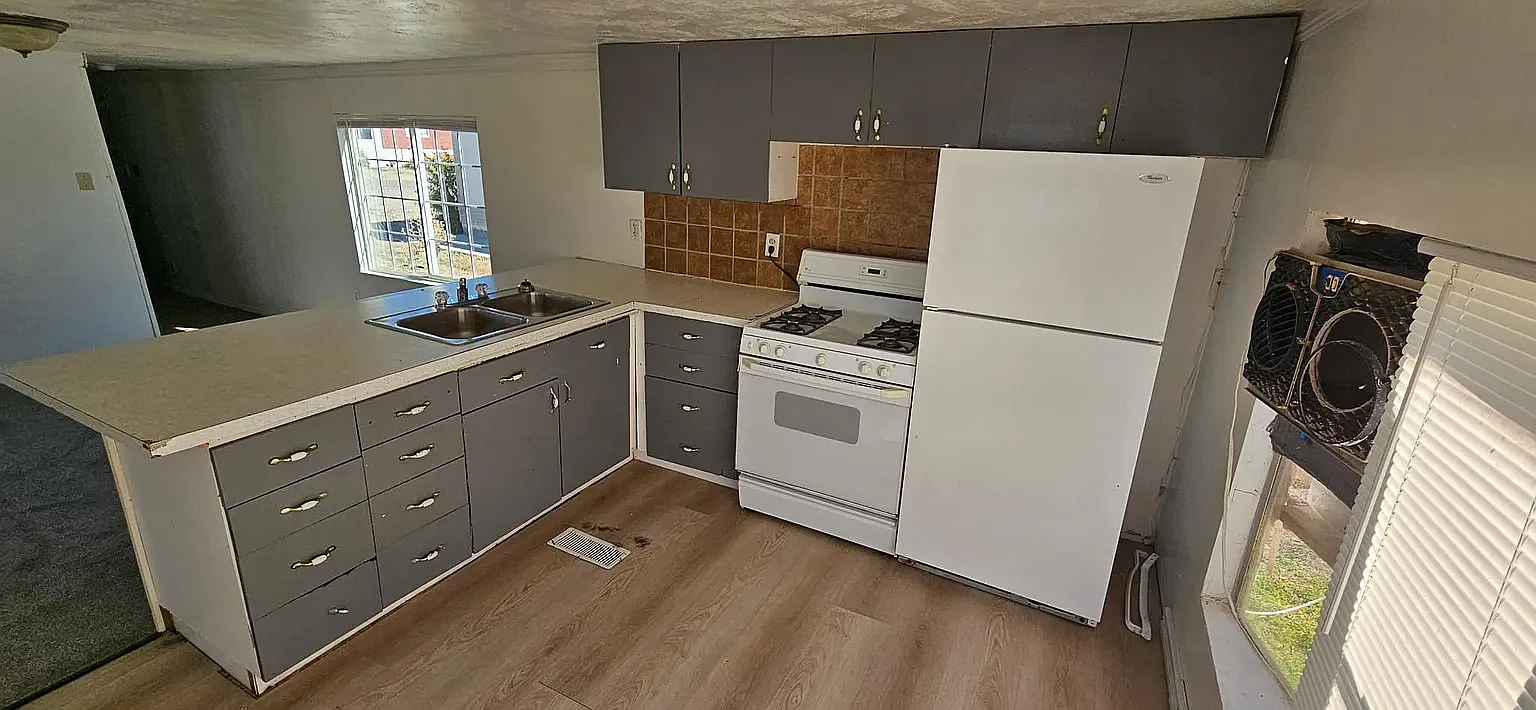 3 bed, $2,500 — Photo 2