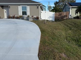 729 NW Dupre St #1, Pt Saint Lucie, FL 34983
