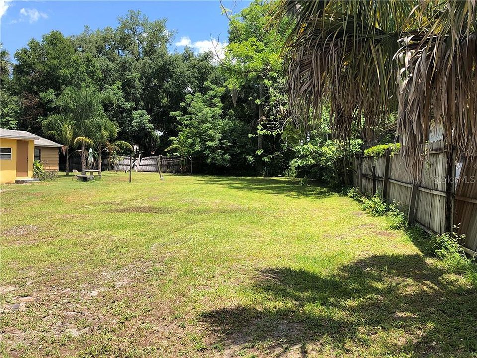 2nd image of 1011 Pecan Ave