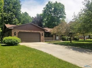 2231 N Brookside Blvd, Genoa, OH 43430