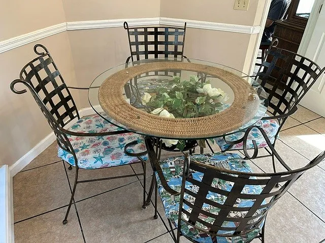 Dinette in the kitchen