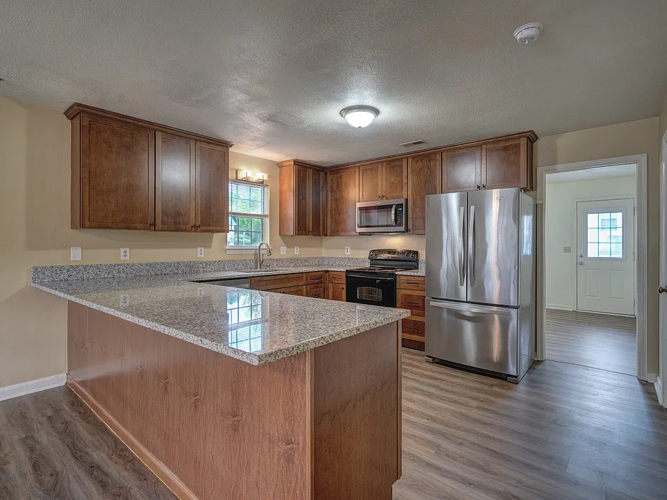 856 Patrick Henry Dr