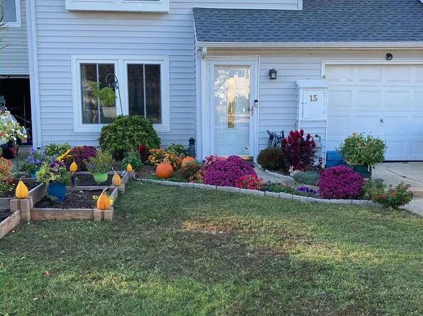 15 Fomalhaut Ave, Turnersville, NJ 08012