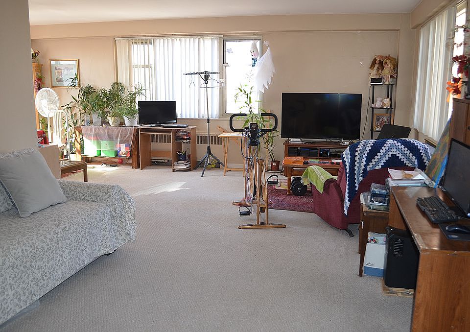 1st image of 11820 Edgewater Dr APT 503