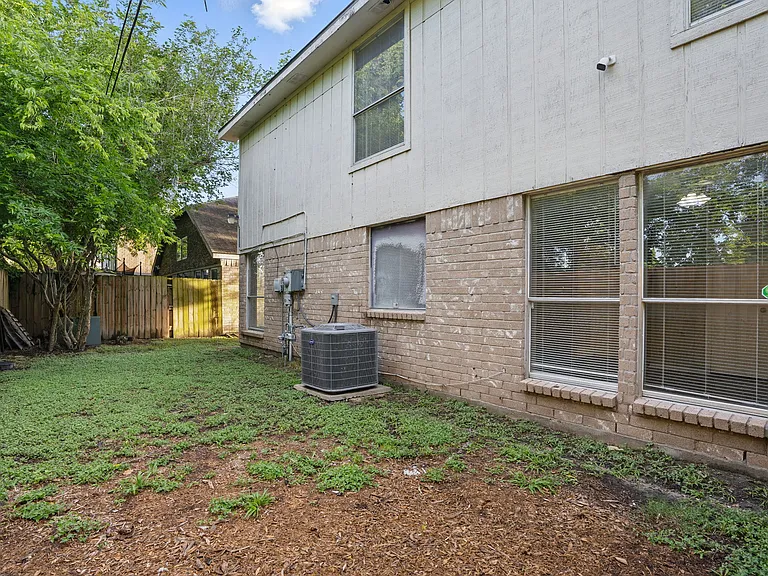 8530 Scenic Green Dr — Photo 25