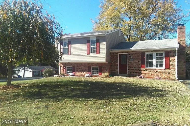 10700 Westwood Ln photo 1