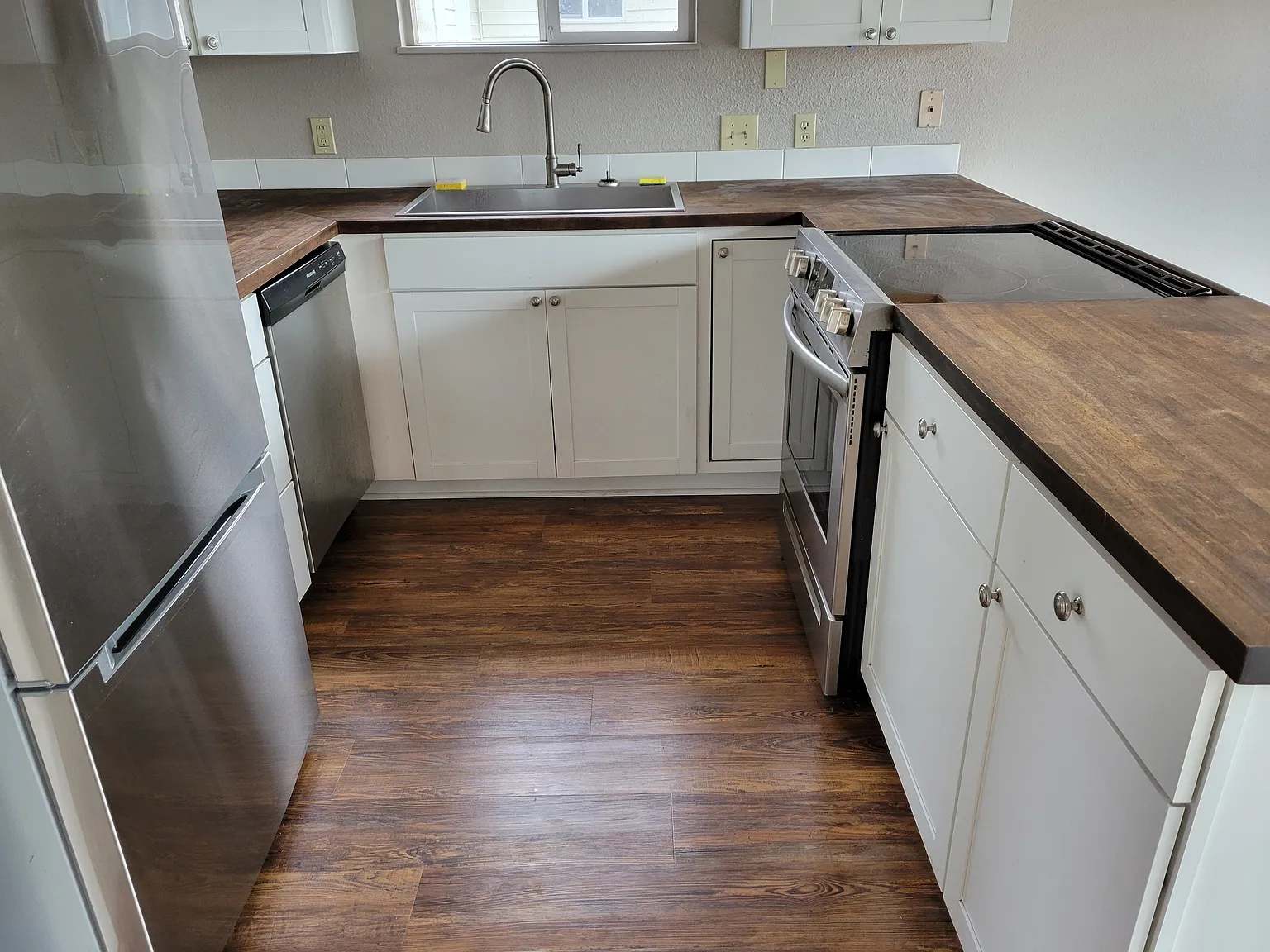 3 bed, 1328 sqft, $2,100 — Photo 1