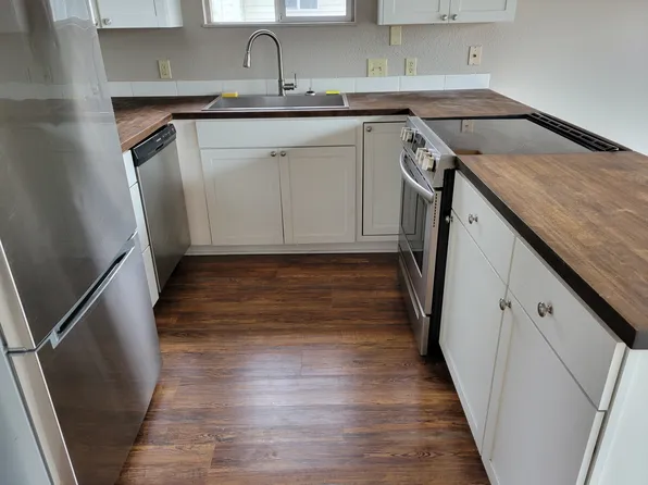 1538 NE 13th St, Lincoln City, OR 97367