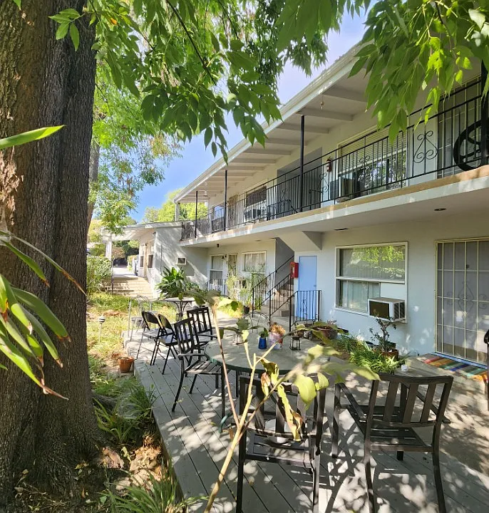 610 E California Blvd #6