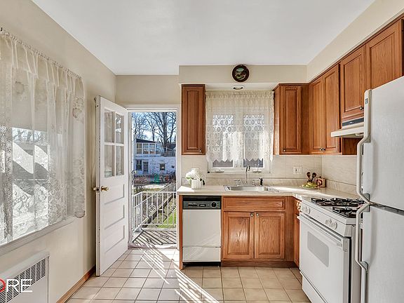 4th image of 6118 214th St