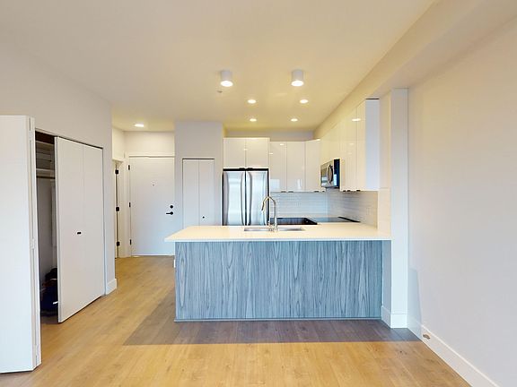 3_502-20061 Fraser Hwy_Langley_property manager_10292024