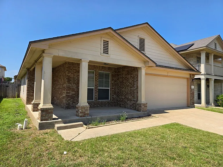 4604 Black Forest Ln — Photo 2