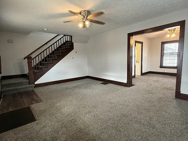 3221 Wayne Ave — Photo 3