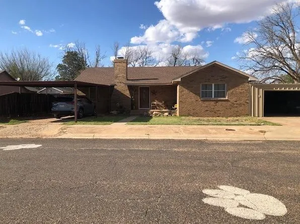 1912 N 4th St, Tahoka, TX 79373