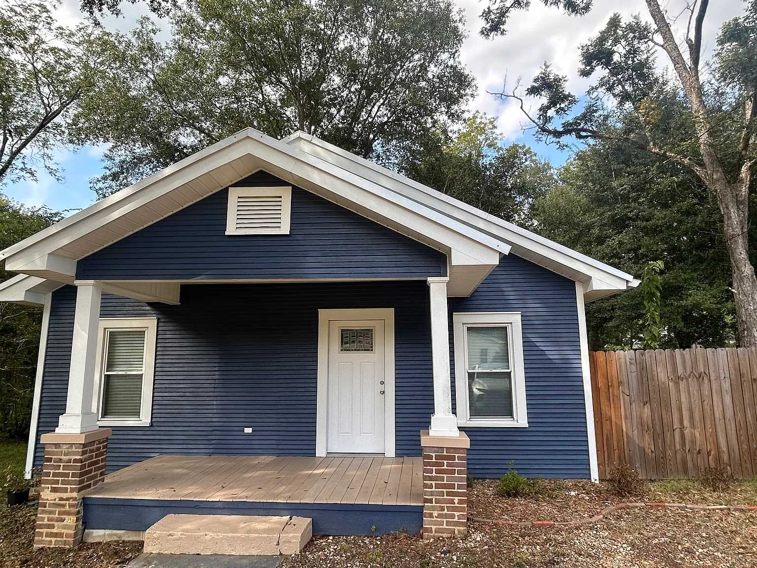 3 bed, 1065 sqft, $2,100 — Photo 2