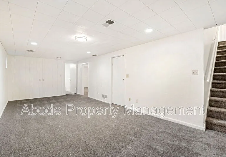 328 N Roosevelt Ave — Photo 14