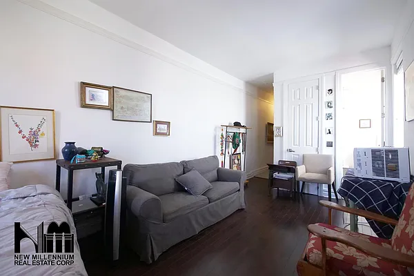 Rented by NMRE | media 21