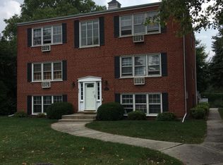 501 S Windsor Dr #1, Arlington Heights, IL 60004