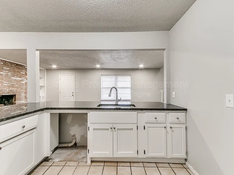 8510 Candlewood Dr — Photo 8
