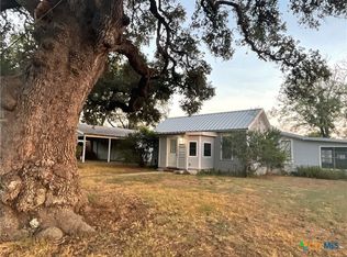 222 York St, Yorktown, TX 78164