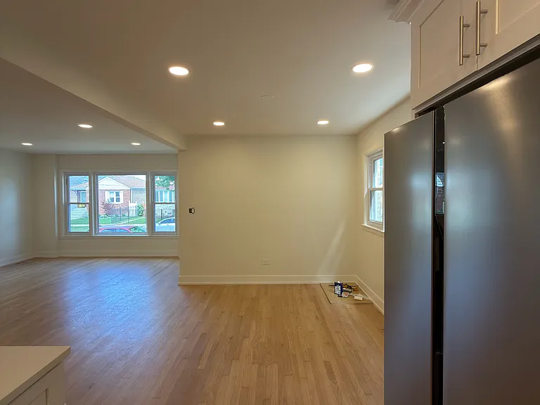 2706 N Melvina Ave #1 — Photo 8