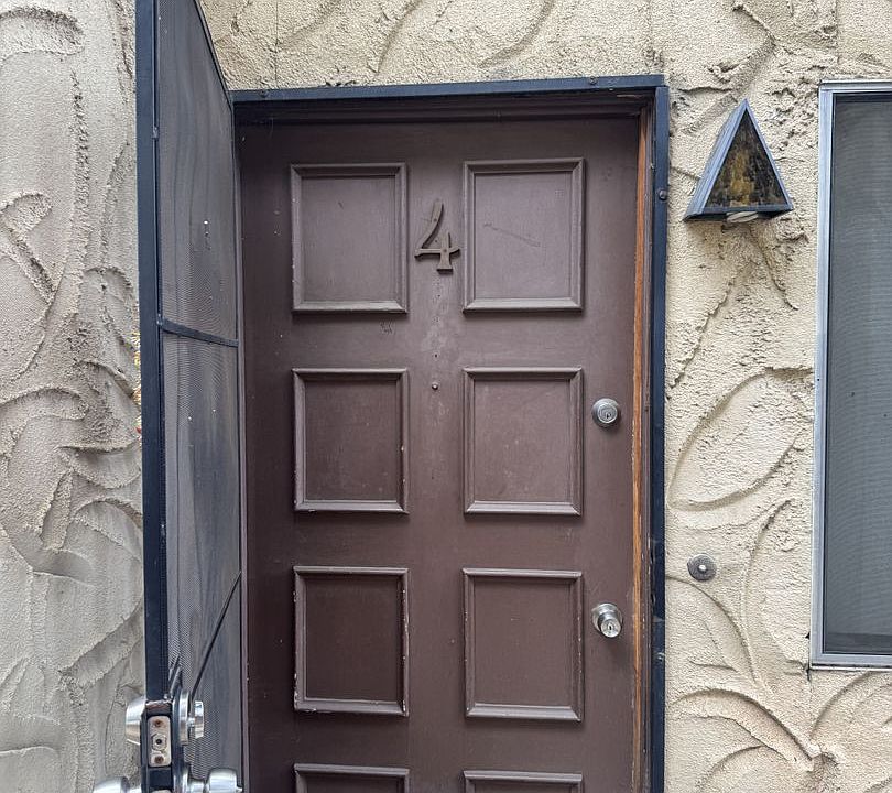 1st image of 789 N Mollison Ave N #4