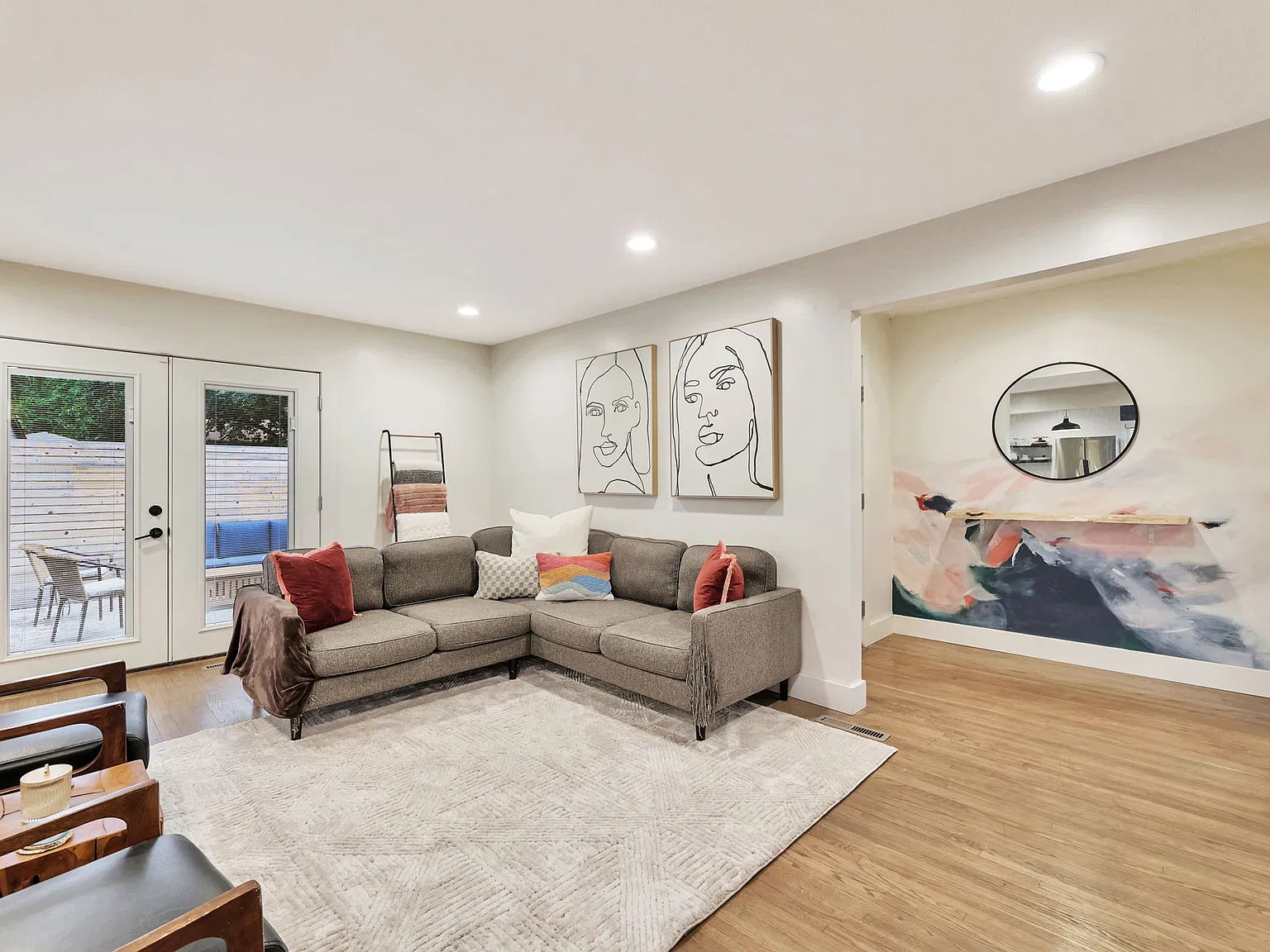 3 bed, 1165 sqft, $1,600 — Photo 3