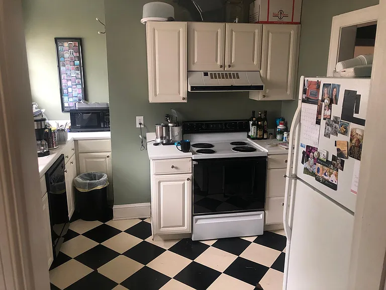 729 E Whitaker Mill Rd — Photo 10