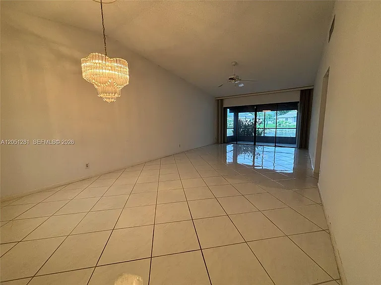6453 Pinehurst Cir W #B25 — Photo 10