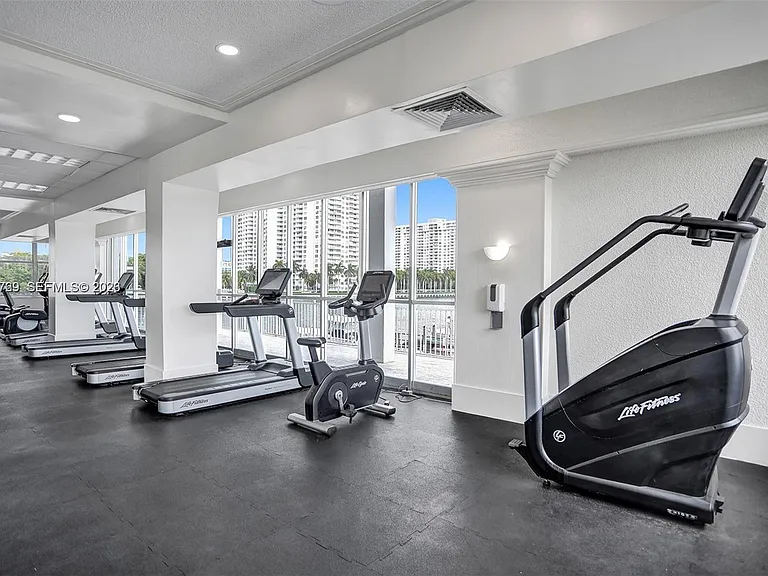 18041 Biscayne Blvd #803 — Photo 17