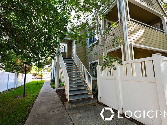4th image of 1464 E Foxboro Dr #2