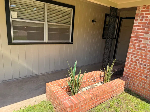 706 Hancock Ave, Natchitoches, LA 71457