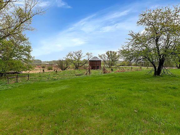 3rd image of 32221 County Road 37