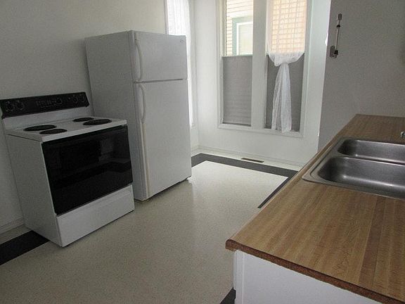 4th image of 38 Lakeview Ave APT 1