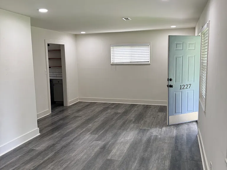 1227 Concord Ave — Photo 4