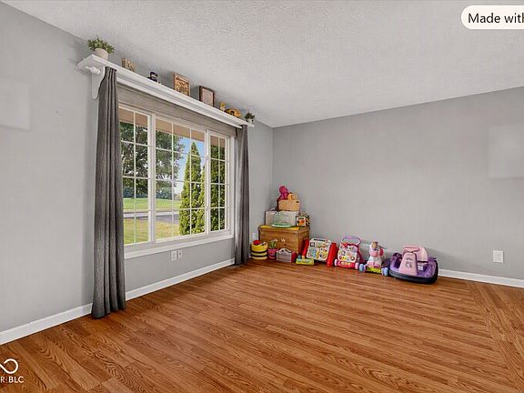 3rd image of 11541 N Bethesda Rd